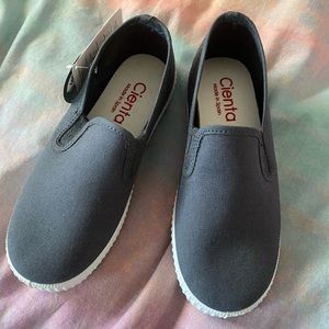 NWT Cienta slides size 30